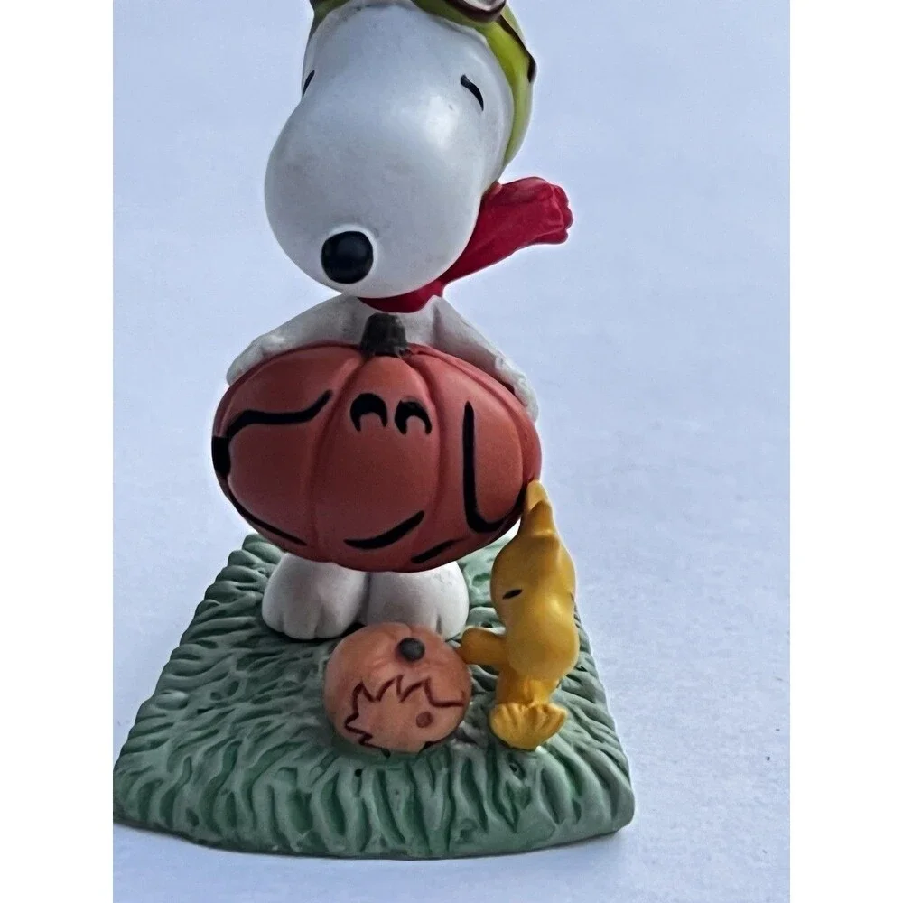 2012 Hallmark Peanuts Snoopy Woodstock Pumpkin Halloween Ornament Figurine